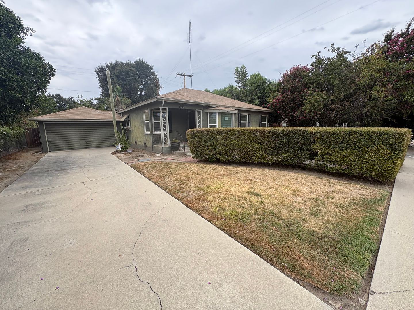 Cozy 2-bedroom home Available Now! – photo 2