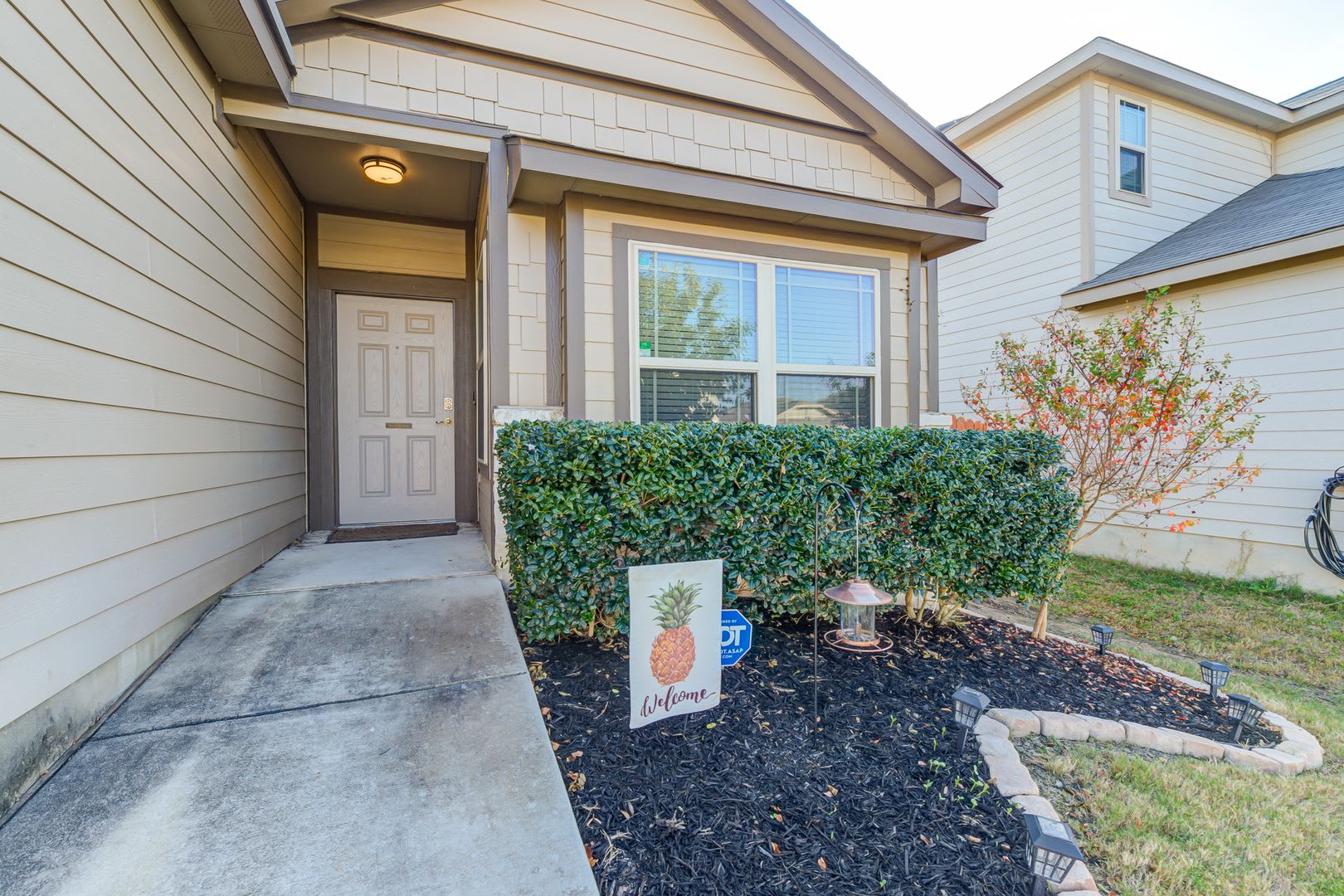 New one story rental home in NE San Antonio available for asap move in. – photo 3