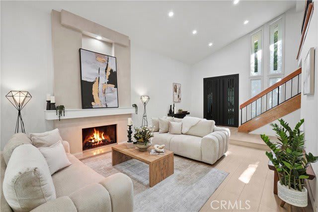 6221 Mammoth Avenue – photo 3