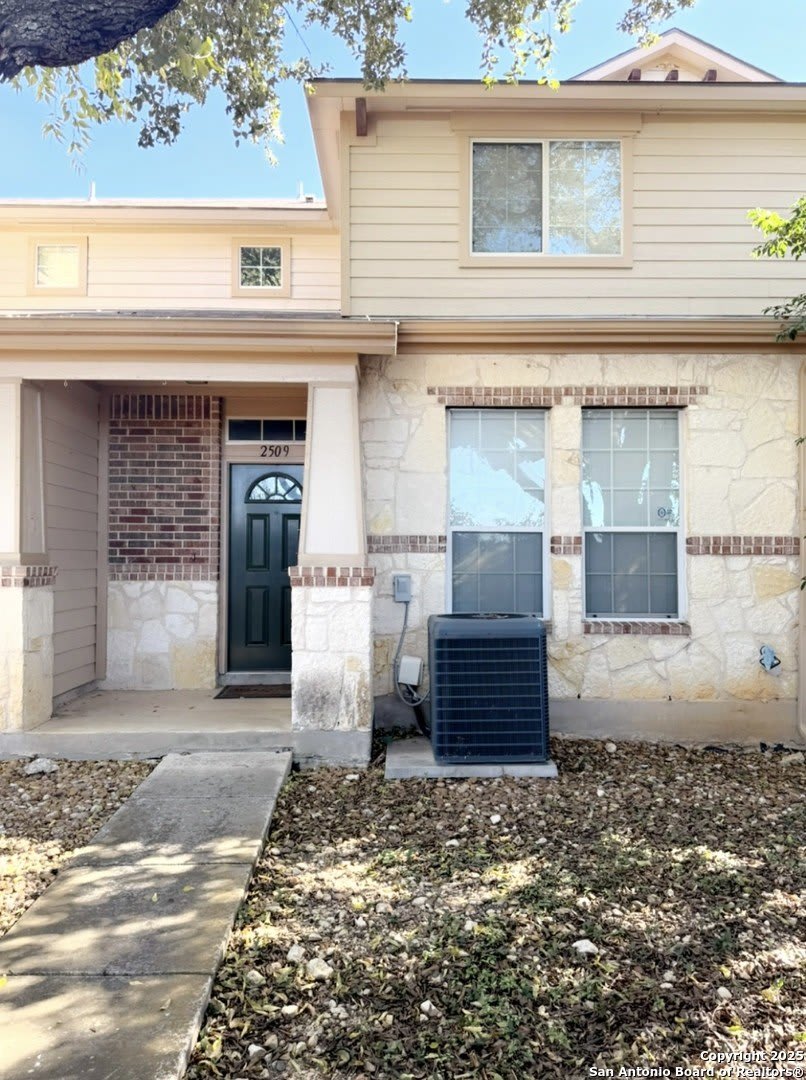 2509 grayson cir – photo 1