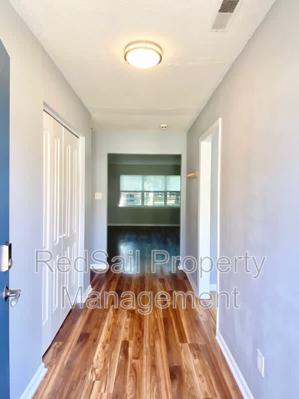 1028 Anderson Way – photo 2
