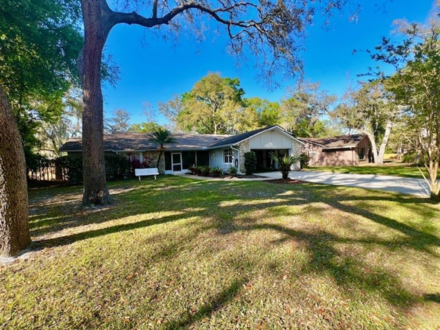 Welcome Home Move In October Beautiful 3X2 With Fenced In Yard 2 Car Garage Lawn Care Included Wonderful Community Boat Ramp – photo 4