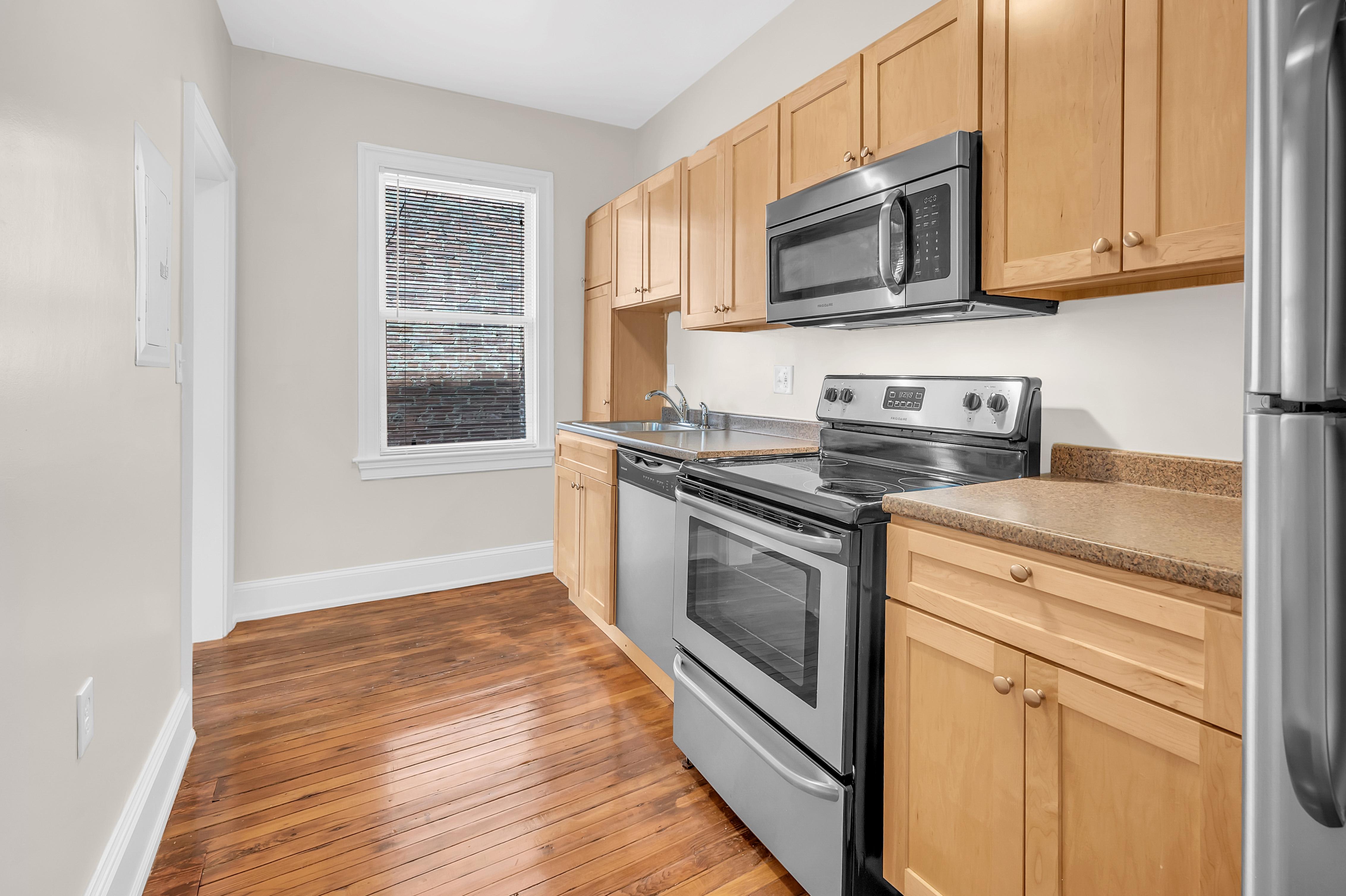 TCB/228 10th St – photo 1
