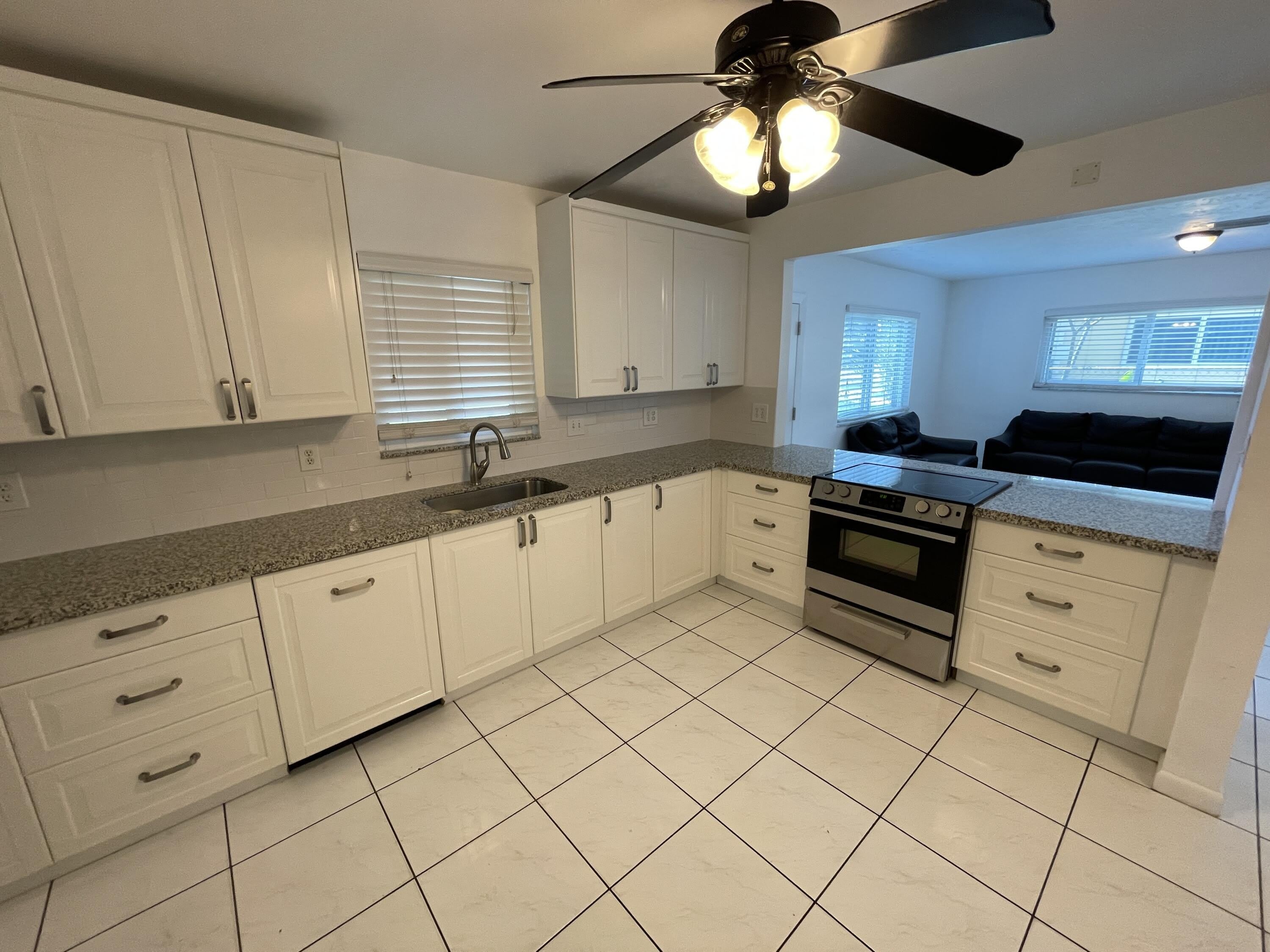 845 NW 10TH Avenue – photo 3