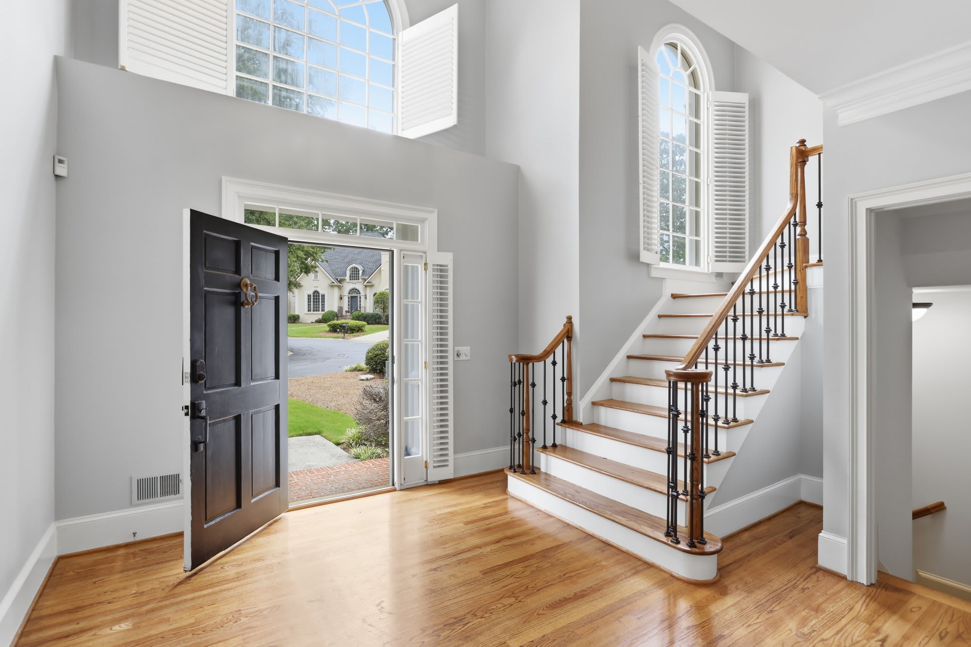4563 Fountain Drive – photo 2
