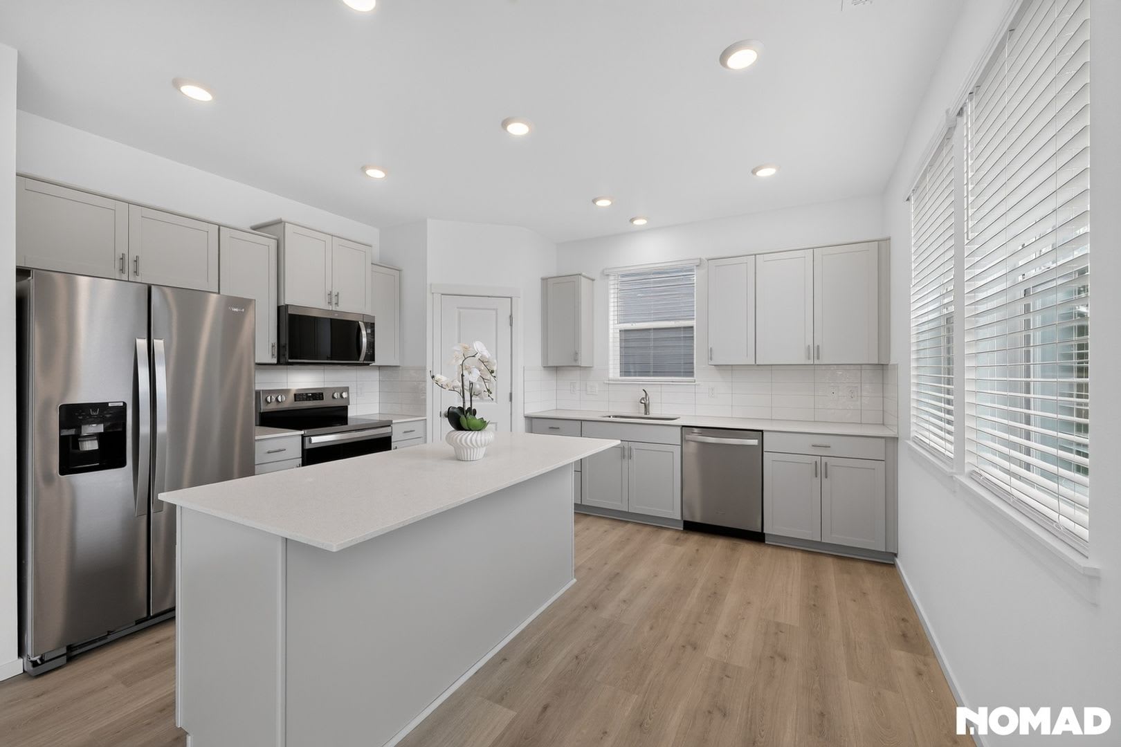 Brand New 2 633 Sq Ft Home In Puyallup Available Now – photo 3