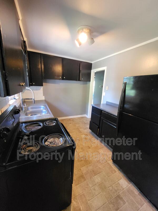 2759 Ellenwood Circle – photo 5