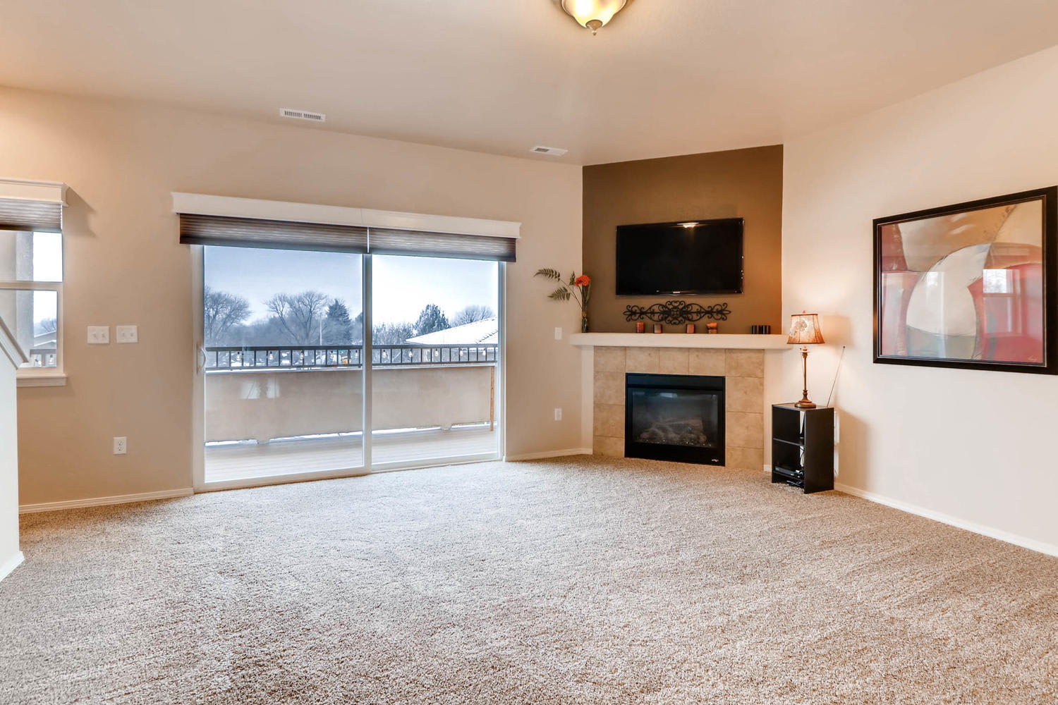 Beautiful 3 bedroom townhouse in gated community available! – photo 4