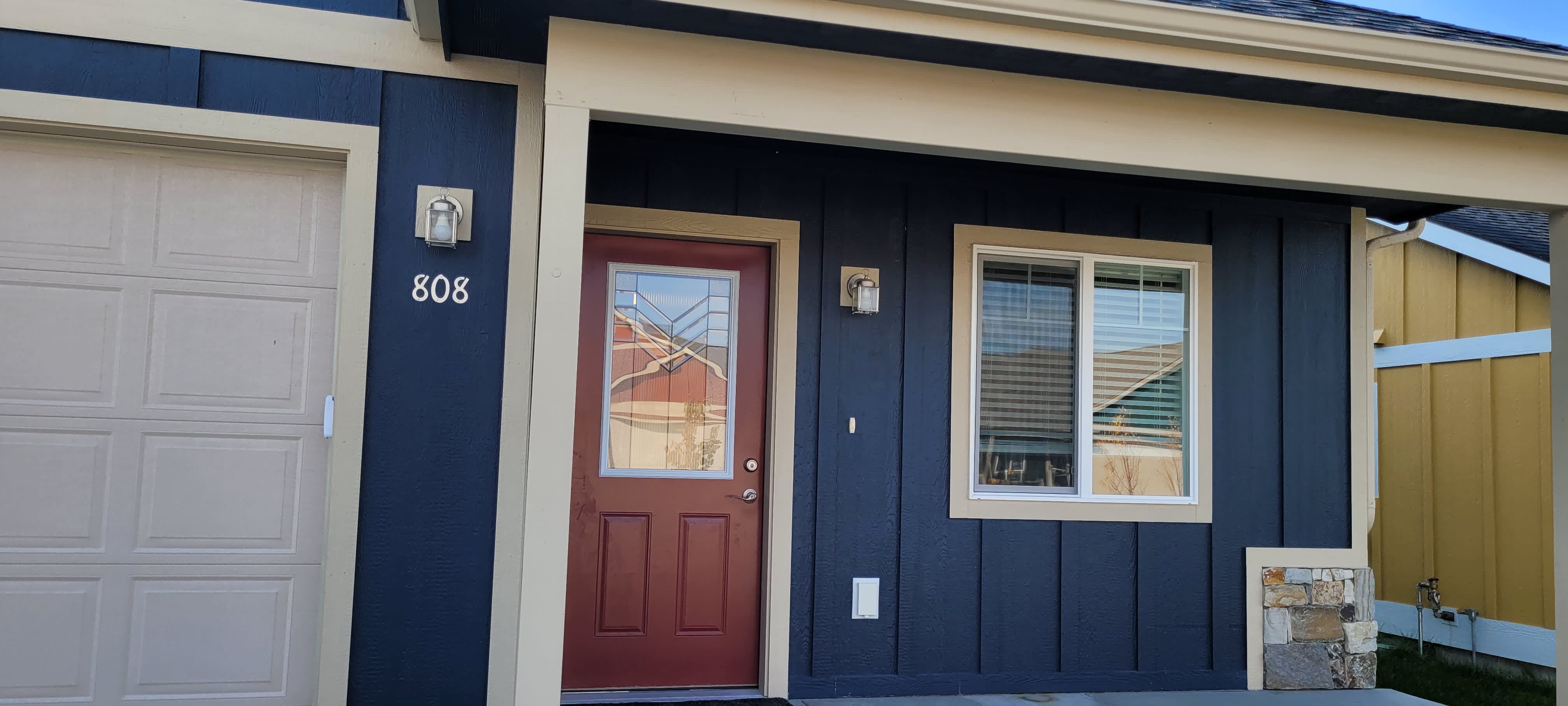 808 Foxglove Dr – photo 1