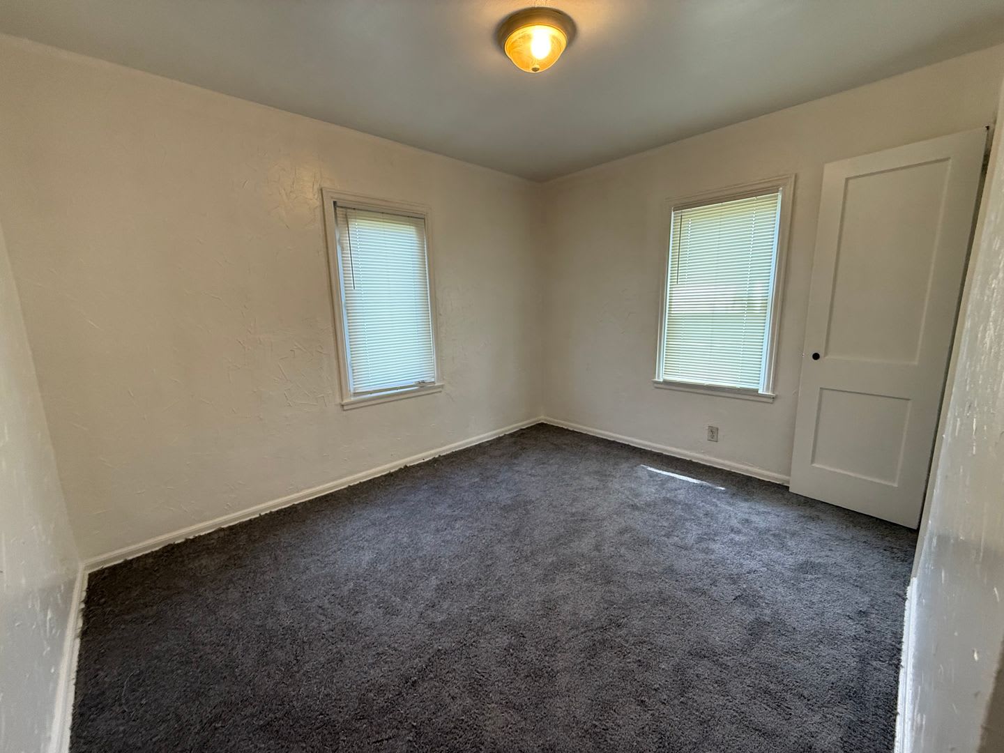 Refreshed 2 Bed, 1 Bath Home – photo 5