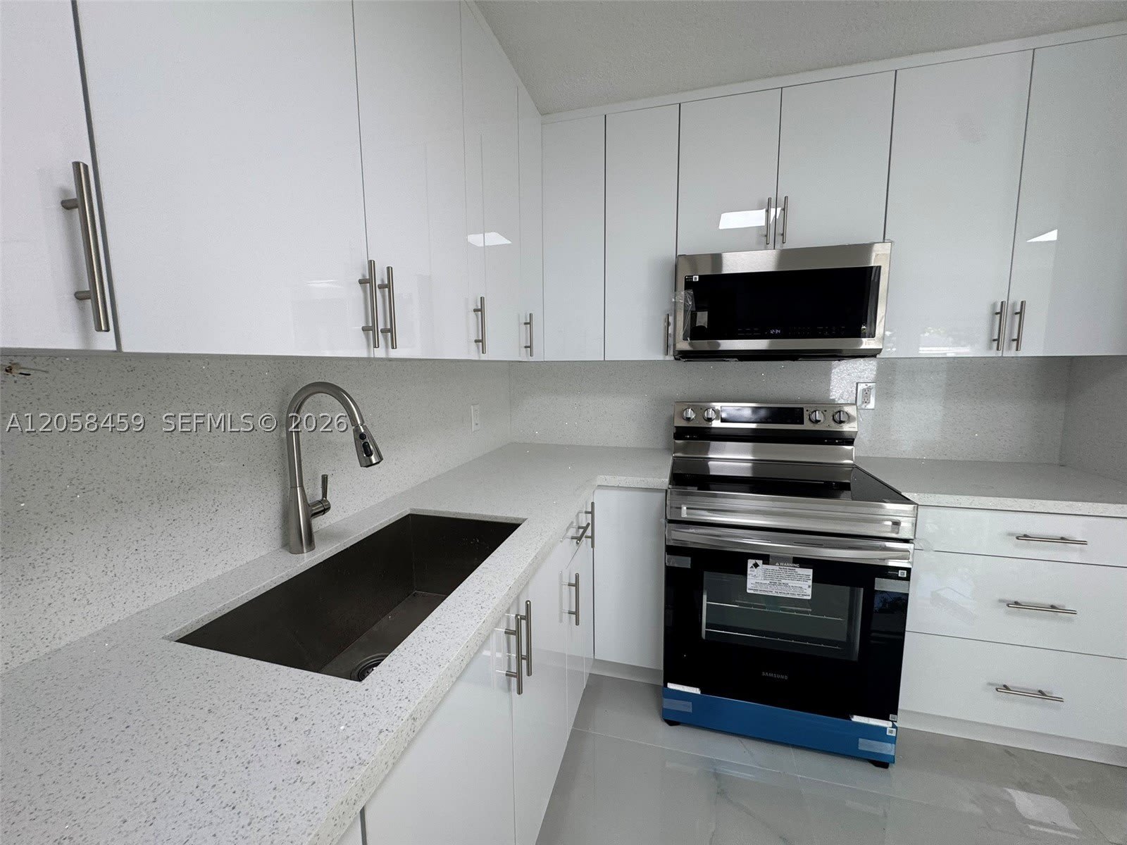 3315 NW 13th Ter – photo 3