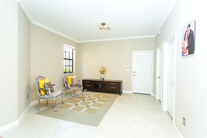 10426 Wellington Parc Drive – photo 2