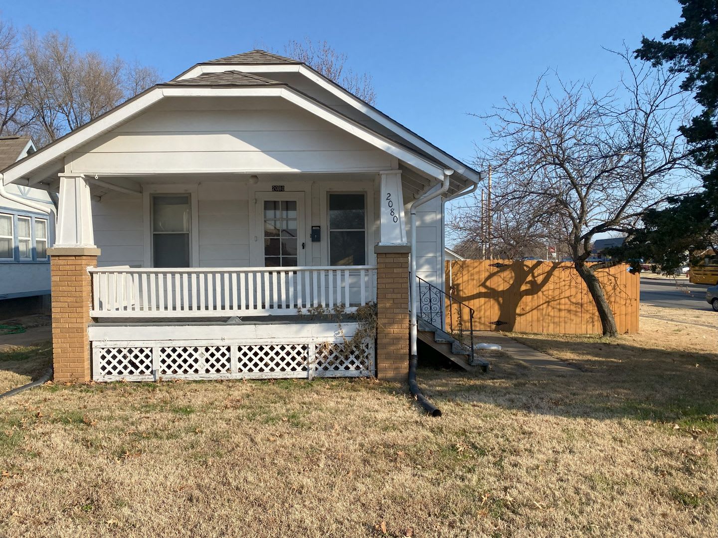 2+BR Across the street from Washburn University. Perfect for students or professor – photo 1