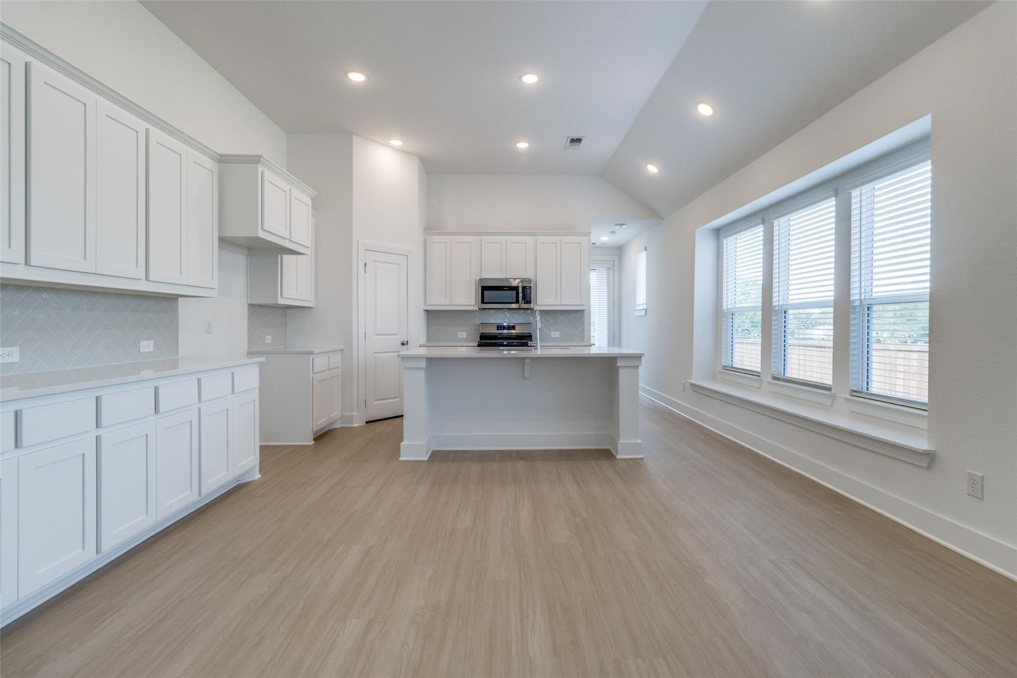 1249 Newport Street – photo 3