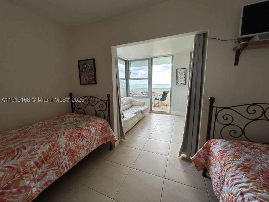 2899 Collins Ave – photo 4