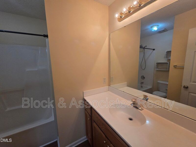 116 Cliffdale Road – photo 4