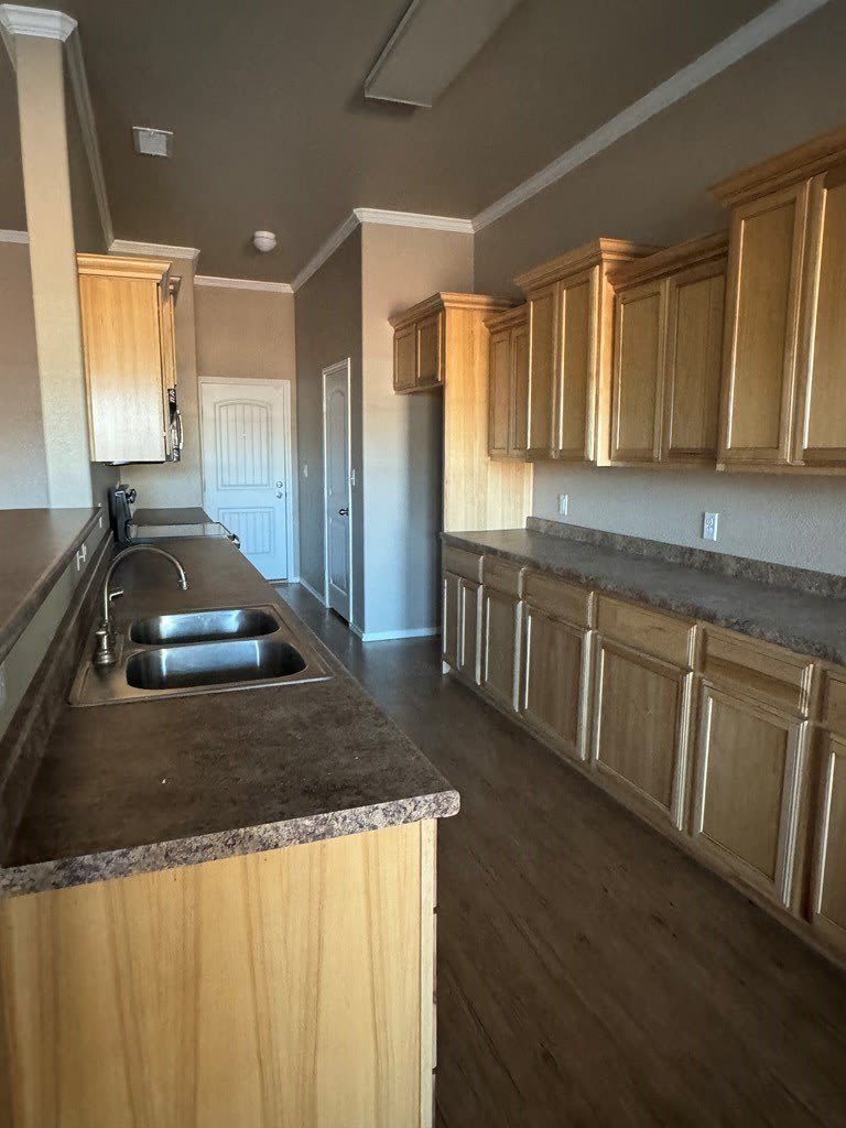 909 Beal Parkway – photo 5