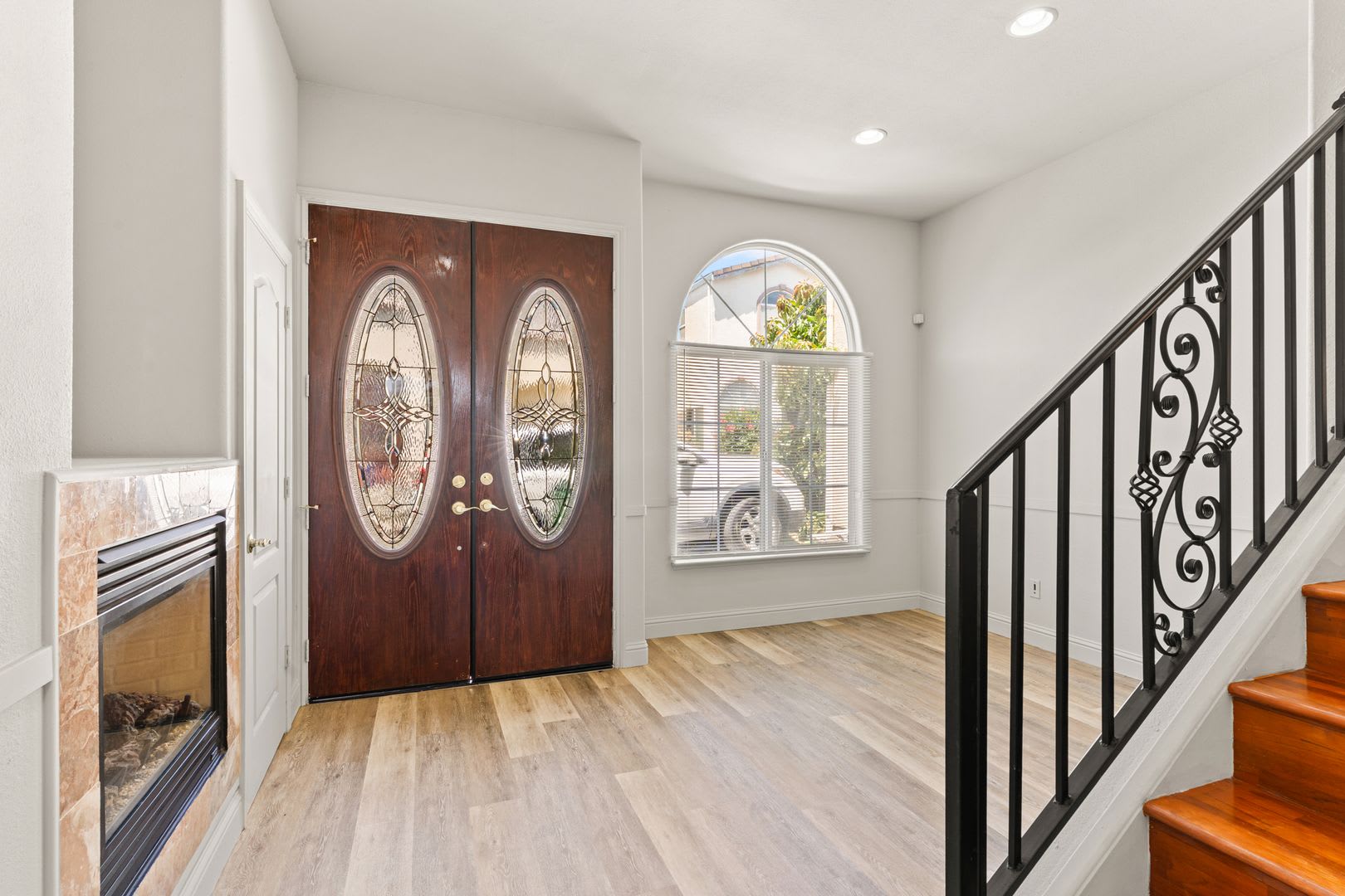 Grand 4-Bedroom San Leandro Home w/ Custom Upgrades – photo 4