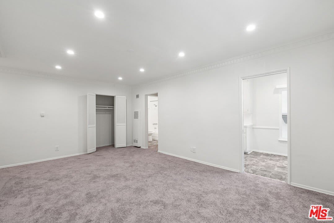 1227 N Harper Ave – photo 5