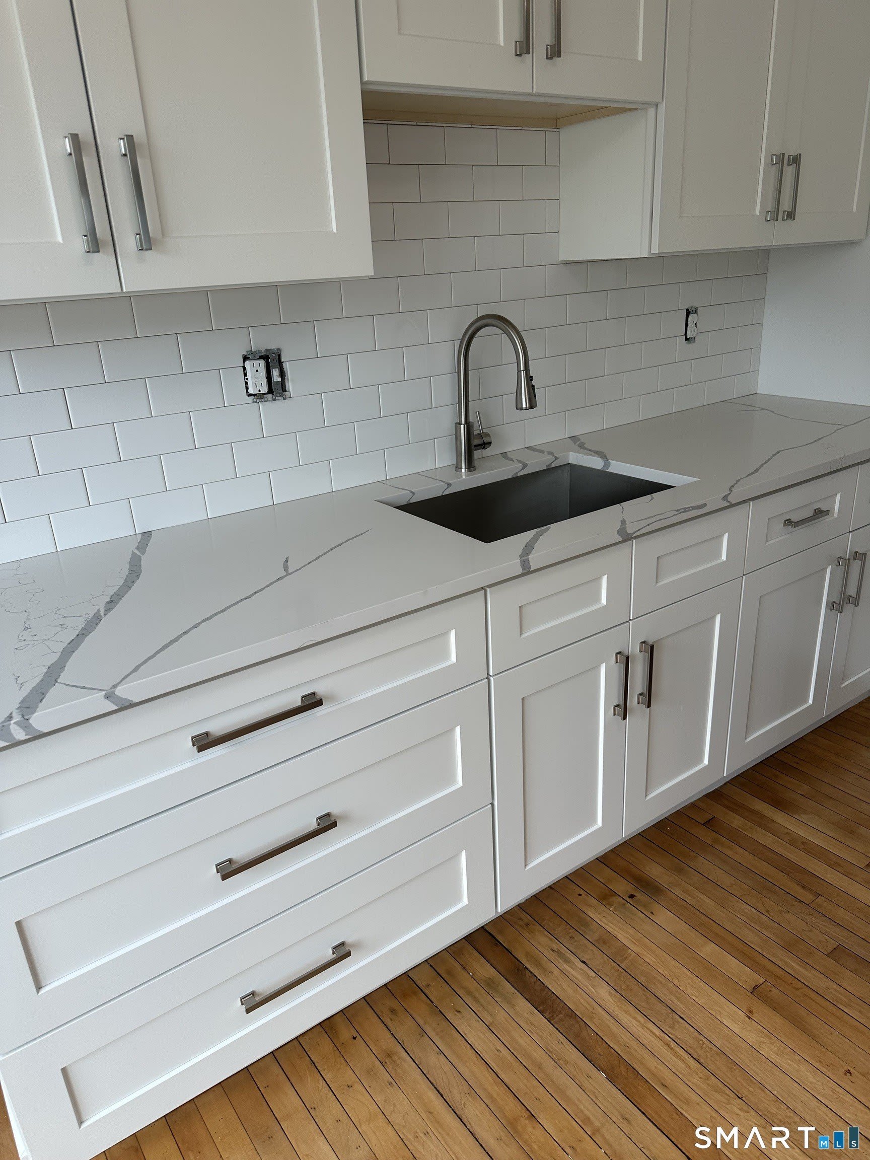 295 Main Street – photo 3