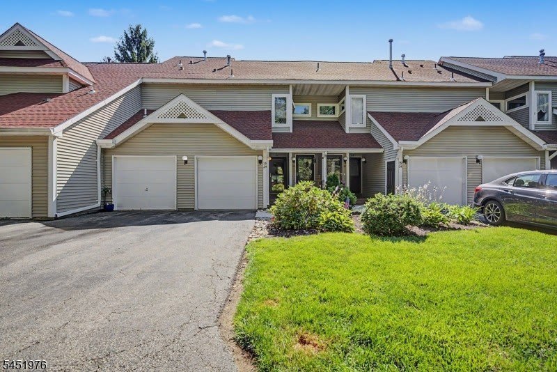 24 Pine Hollow Ct – photo 1