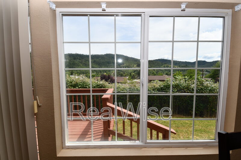 2923 NE Denn Ave – photo 3