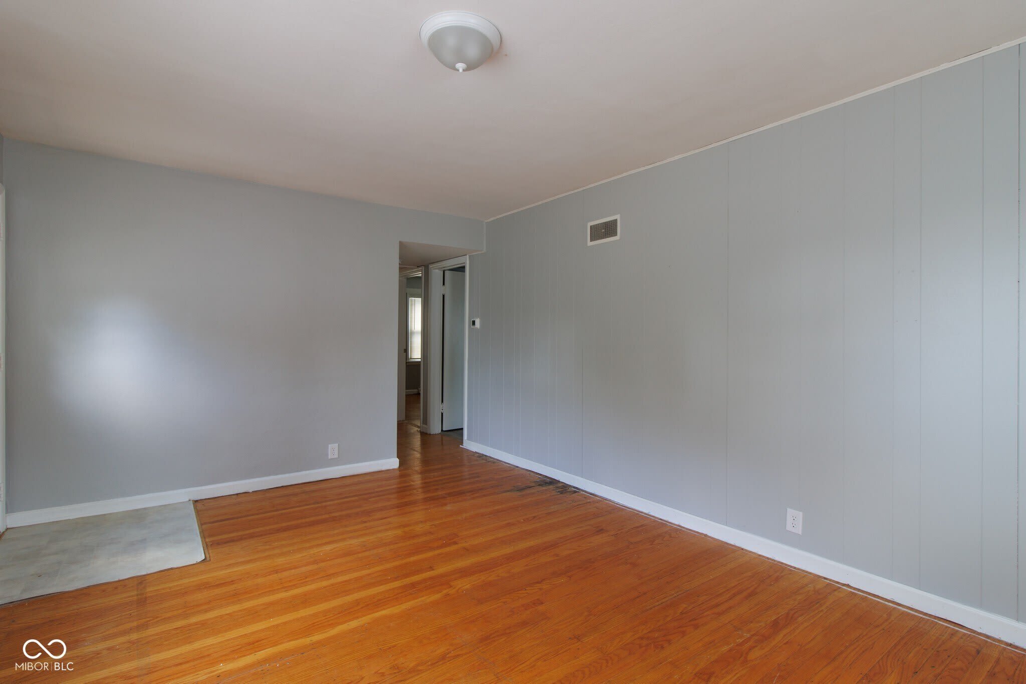 4430 N Longworth Avenue – photo 5