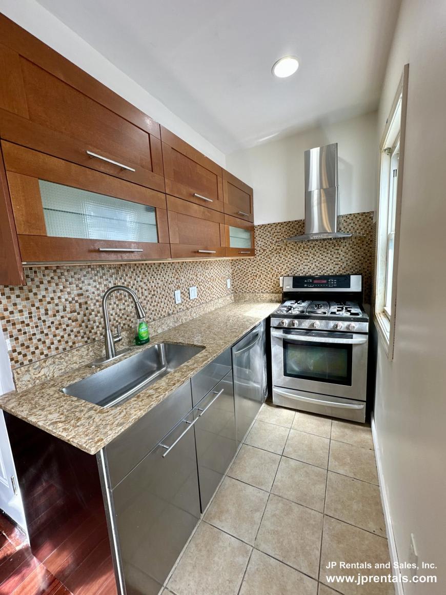 253 Belgrade Ave. – photo 3