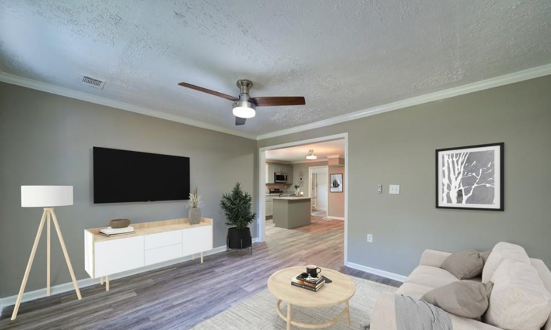 Room in 4 Bedroom Home at Grand Ave SW – photo 4