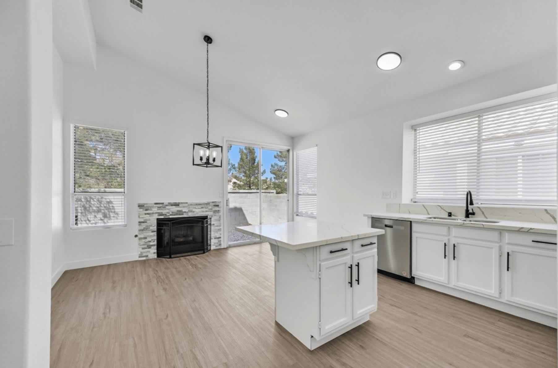 1714 Blanchard Dr – photo 2