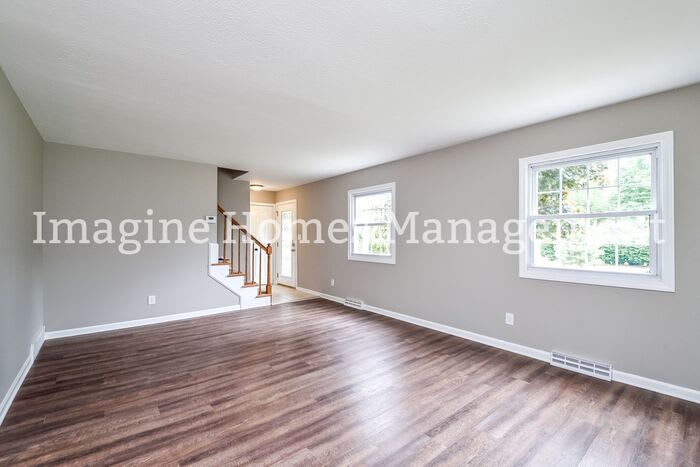 2351 Columbia Road – photo 3