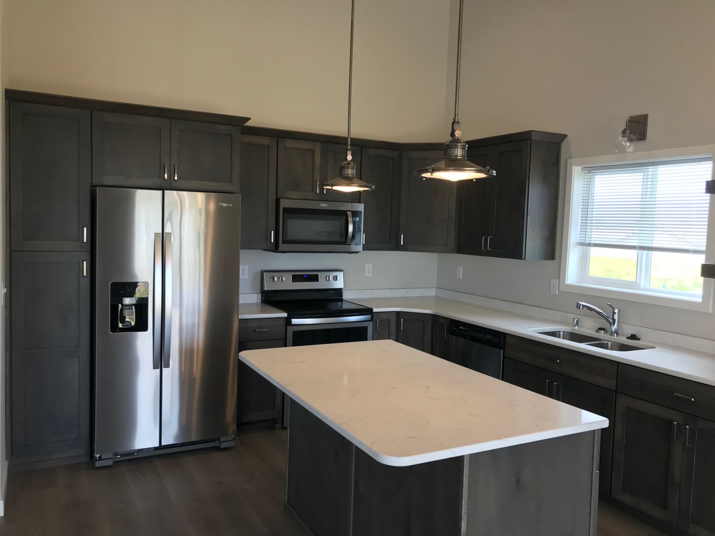 3 Bed 3 Bath Single Family Home – photo 2