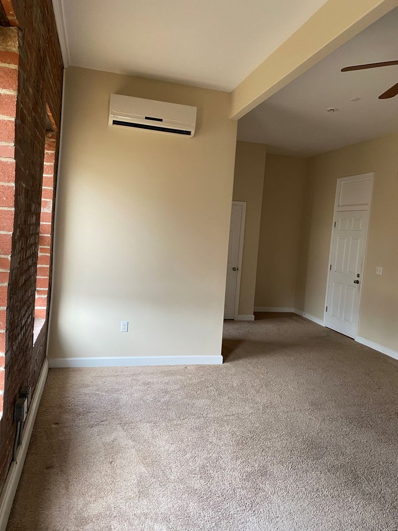 Downtown loft apartment, one bedroom one bath – photo 2