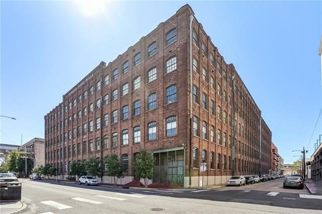 1107 S PETERS Street – photo 1