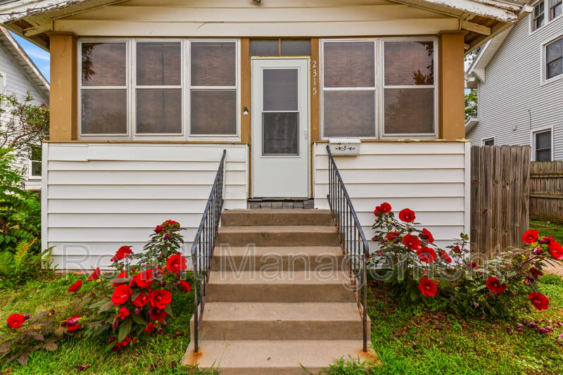 2315 N 61St – photo 2