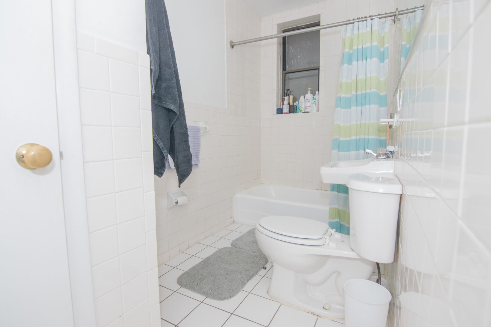 Large 2 bed next to Northeastern and Berklee for the upcoming school year! – photo 2