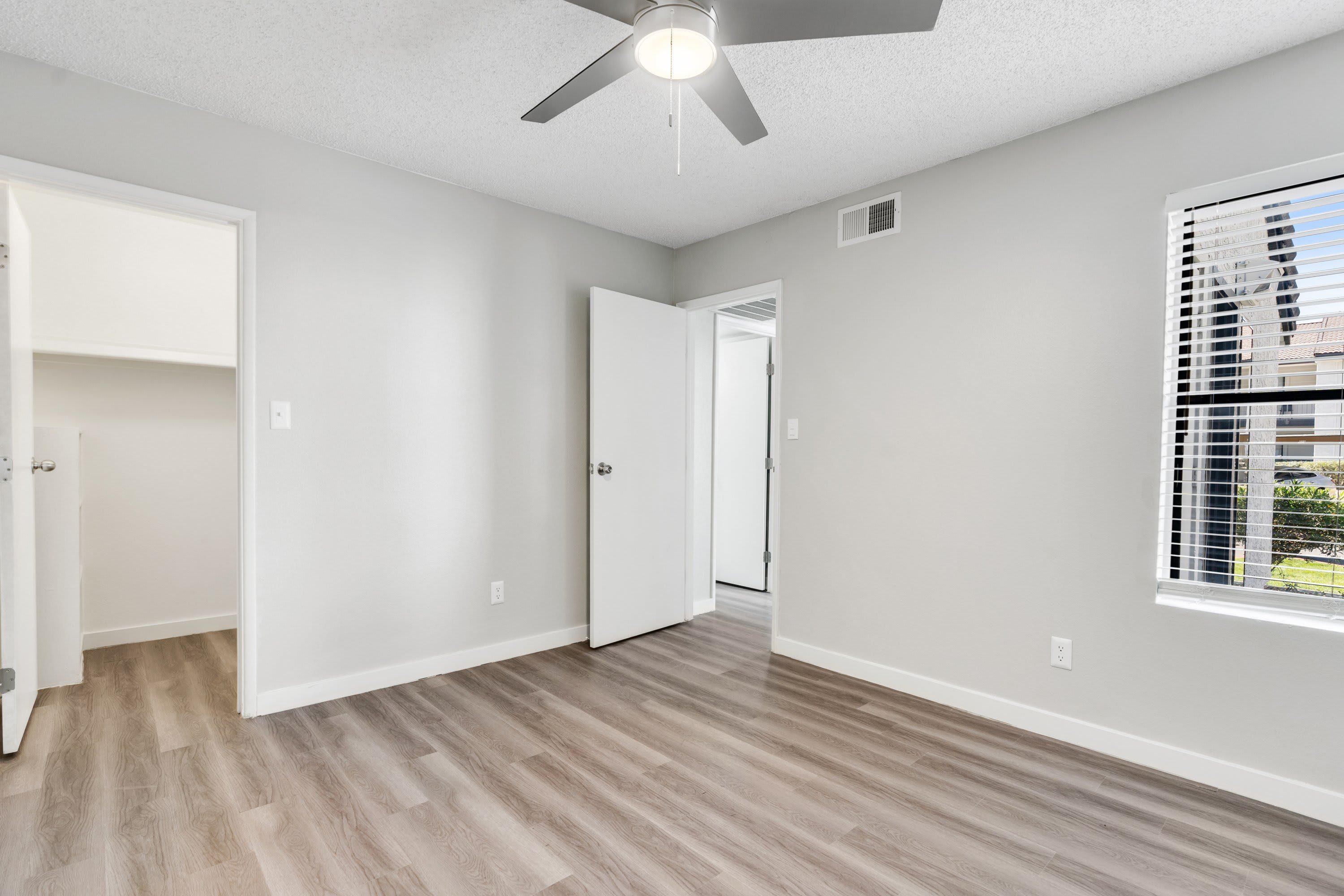 Solara Apartments – photo 4