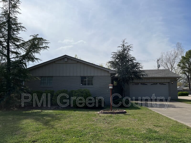 5428 E 25th Pl – photo 1