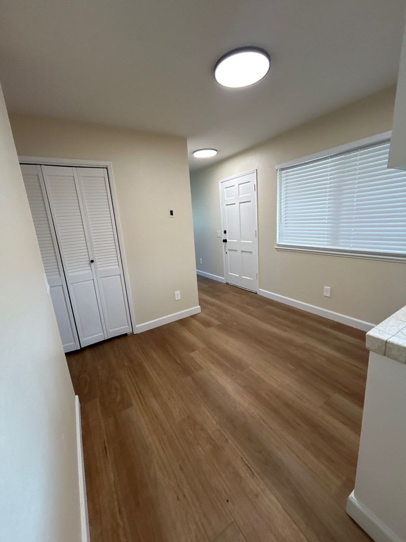 STUNNING Remodeled 2 Bed 1 Bath Ground Floor Unit with Indoor W/D Hookups – photo 3