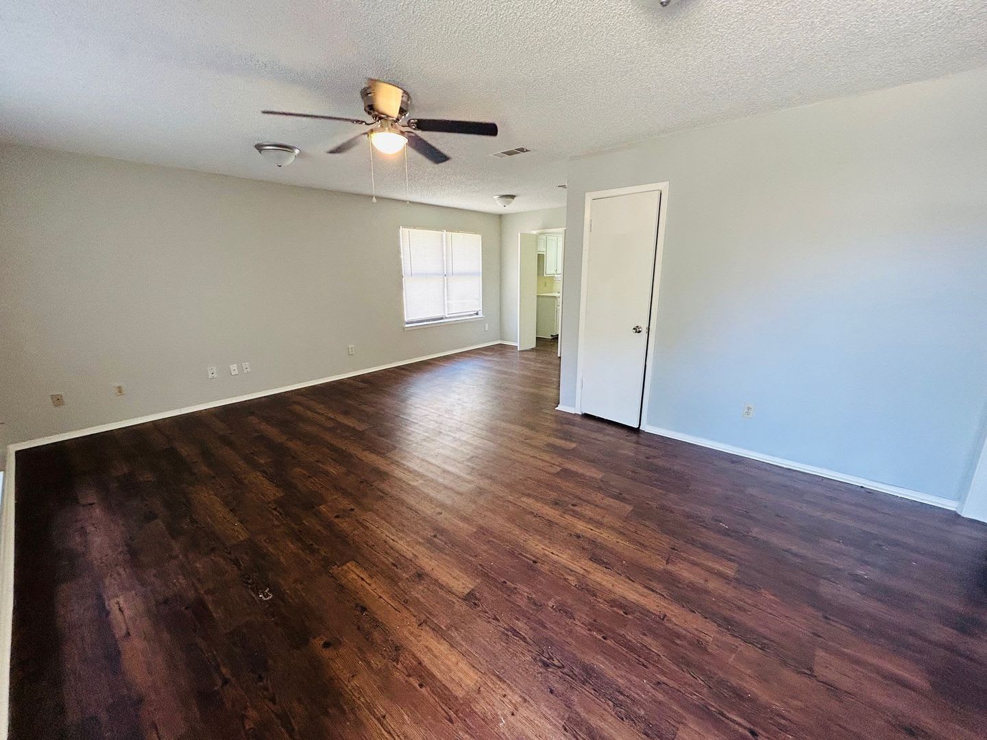 324 Mill Creek Circle – photo 2