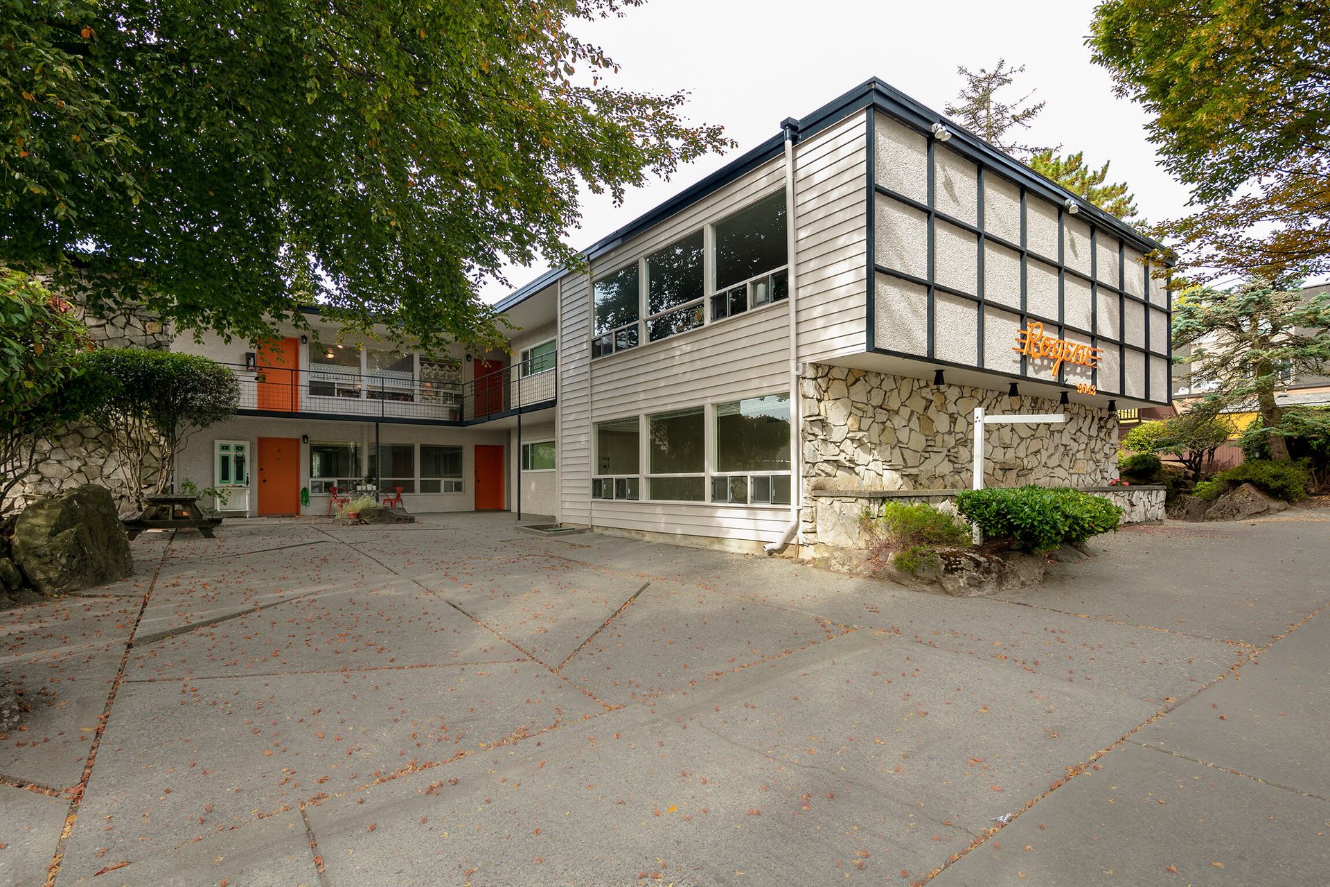 9043 35th Ave SW – photo 3