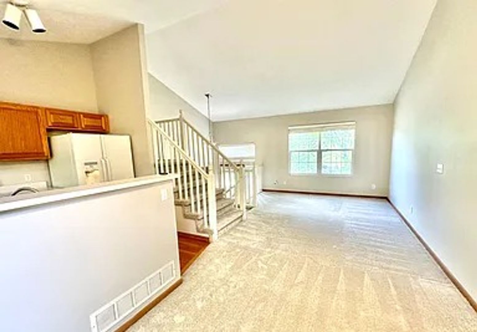 7407 S 176Th Cir 3 Bed 2 Bath In Millard School District Fenced Yard Deck 2 Car Attached Garage – photo 3