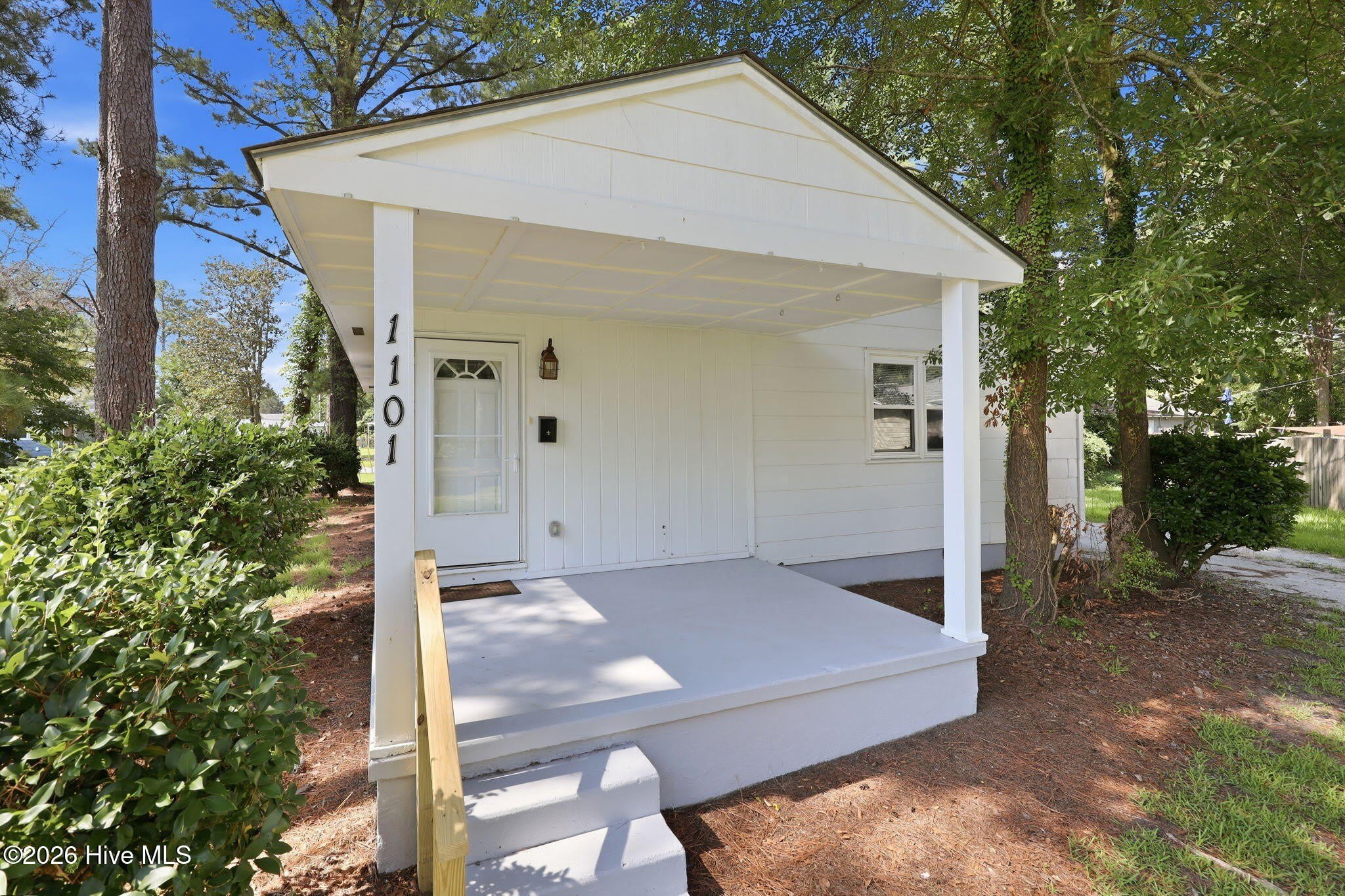1101 Meadows Street – photo 2