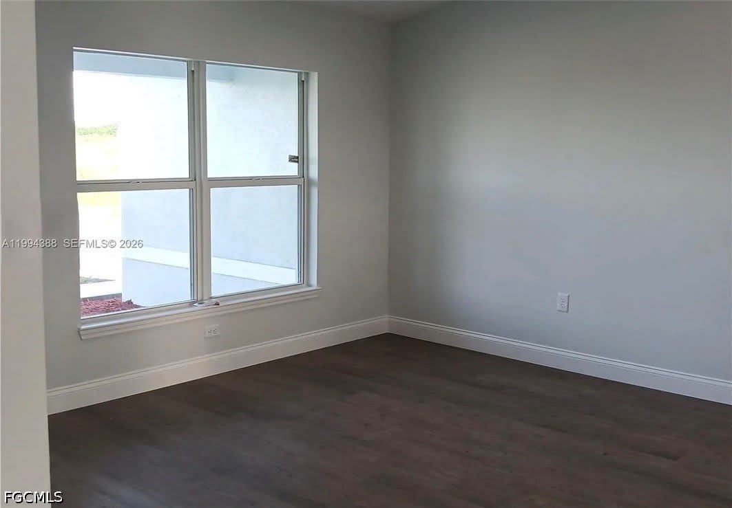 634 Royce Road – photo 5