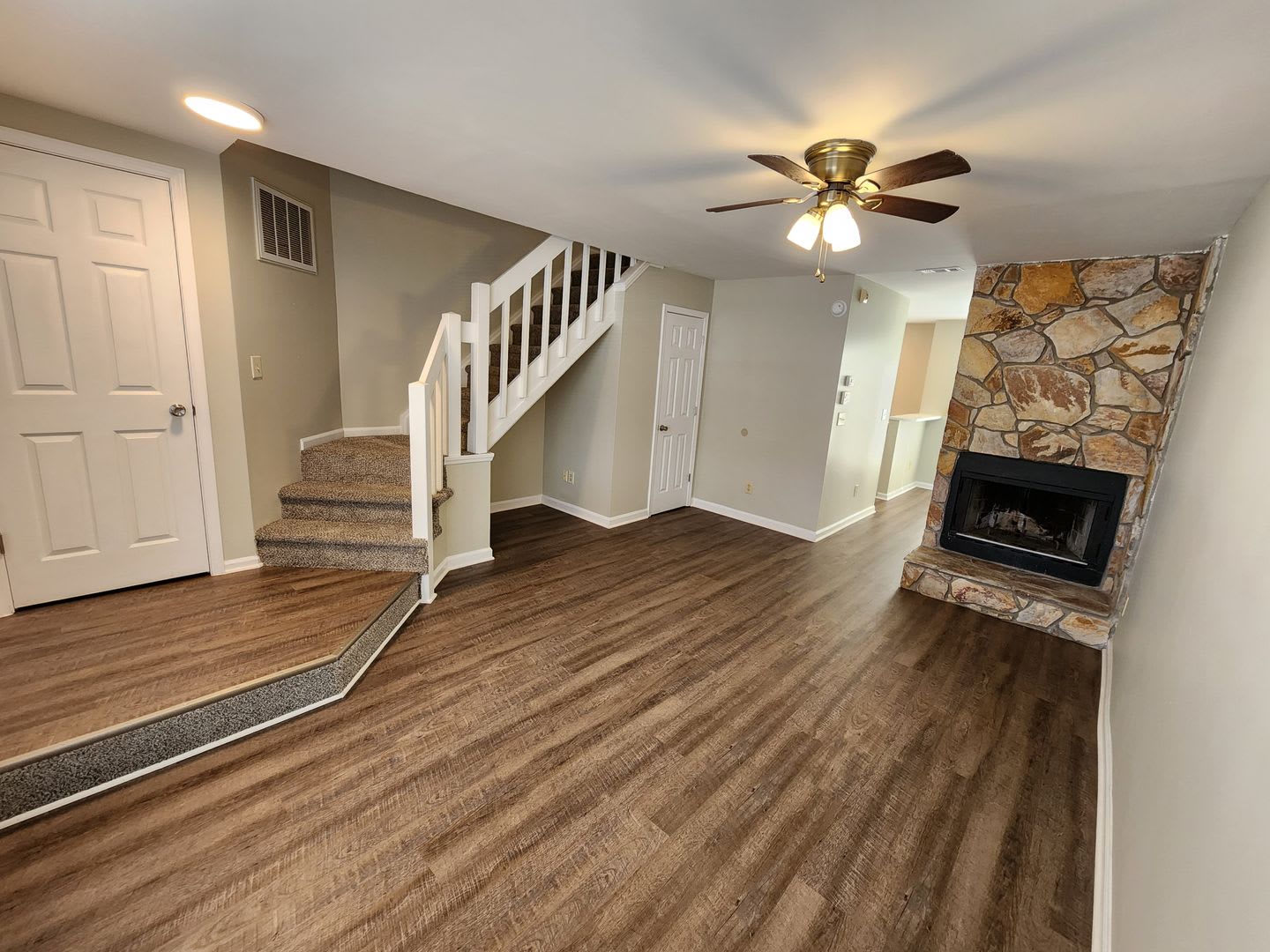 2 Bedroom Townhome in Windsor Grove – photo 3