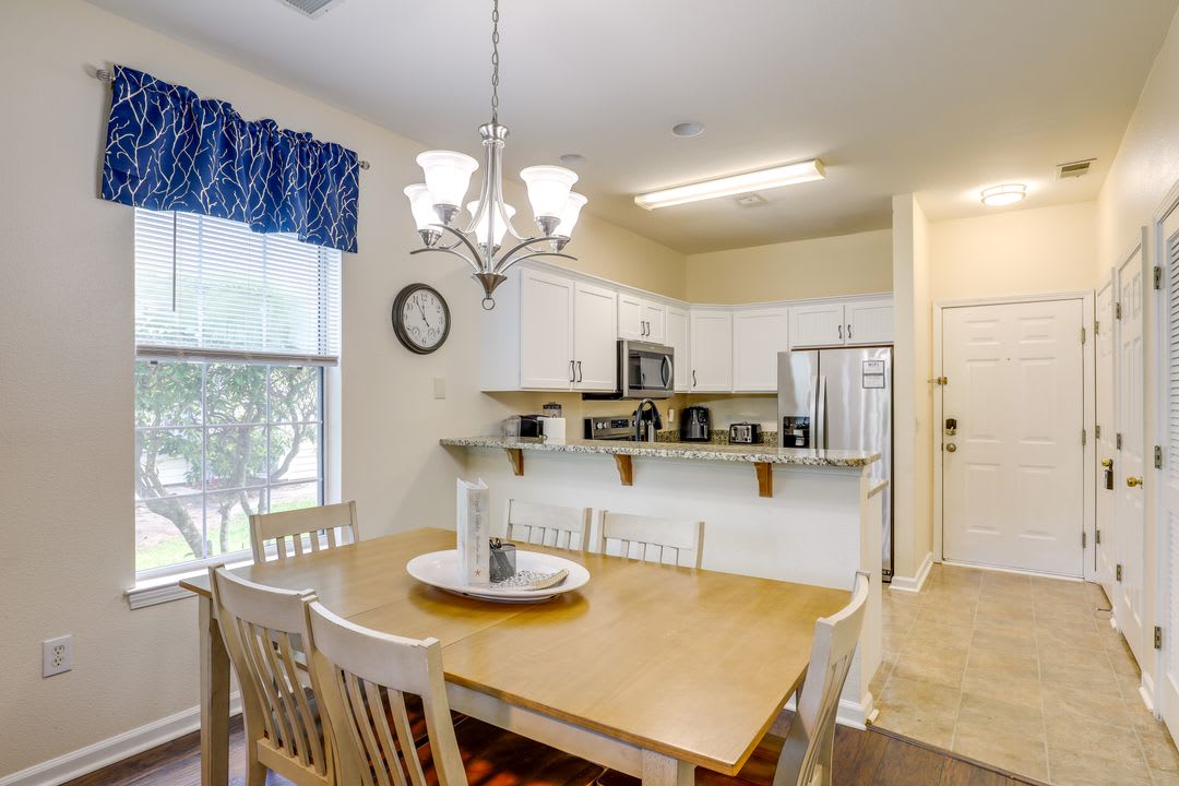 1298 River Oaks Drive – photo 2