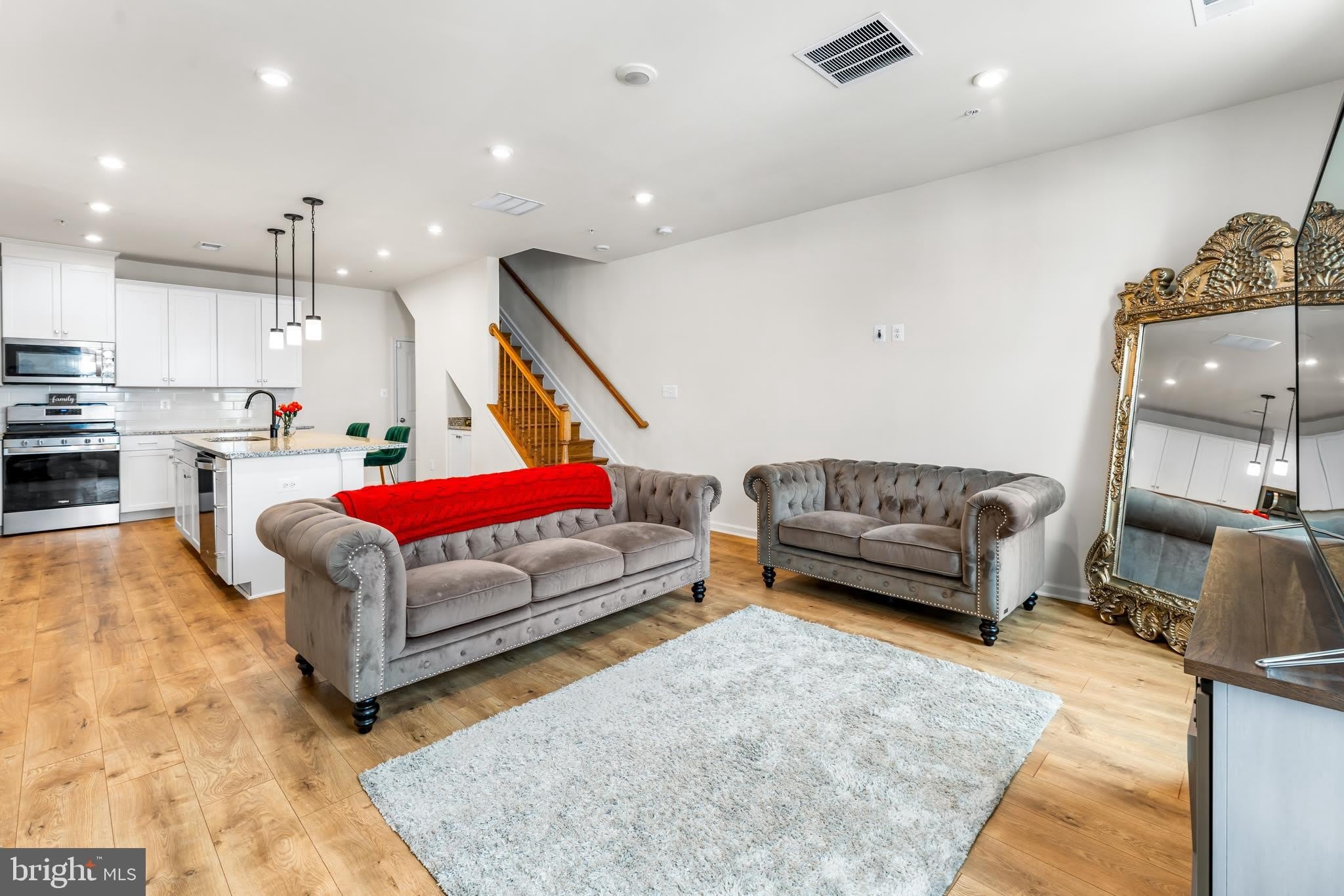 4520 Reaney Ln – photo 4