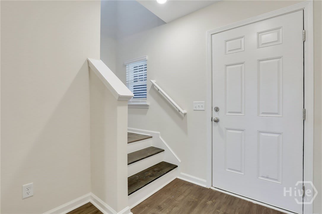 211 Vinesville Court – photo 2