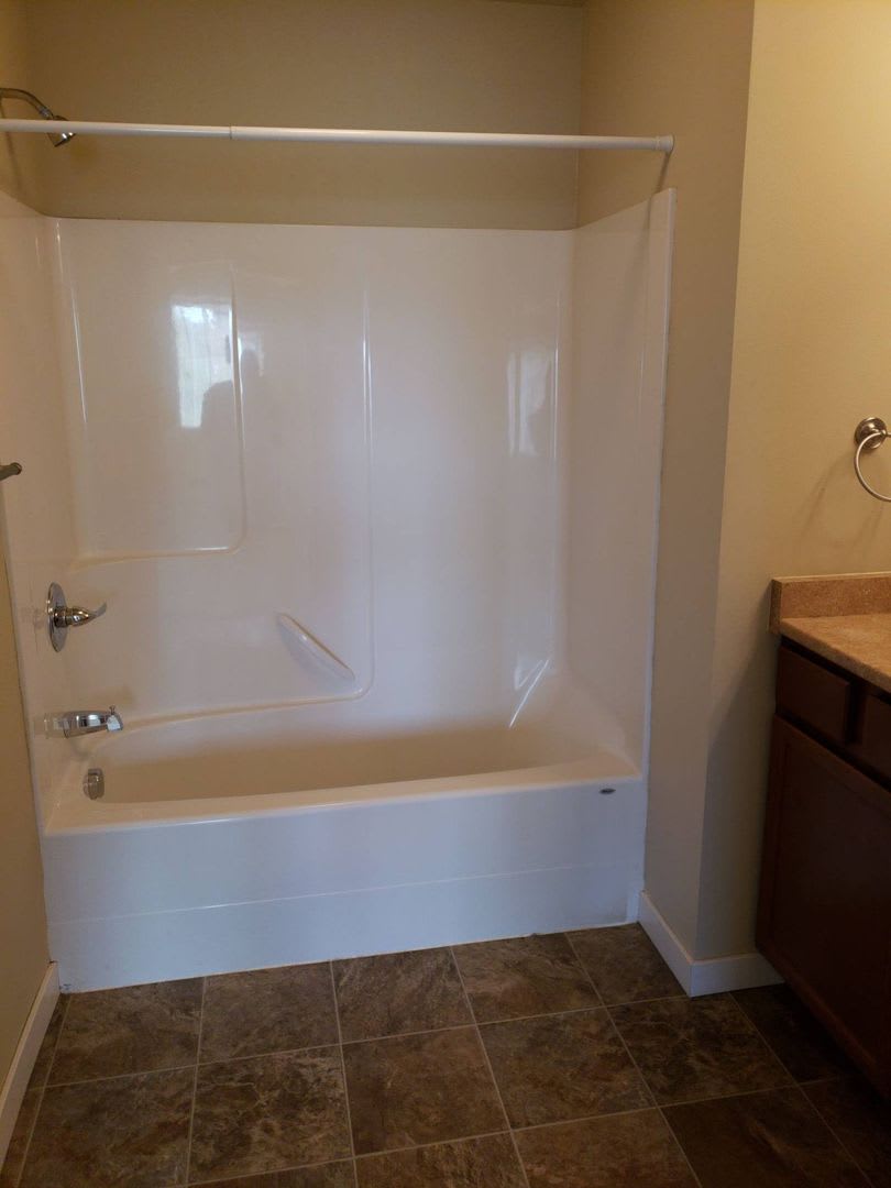 2 Bedroom 1.5 Bathroom Apartment in Bellingham – photo 2