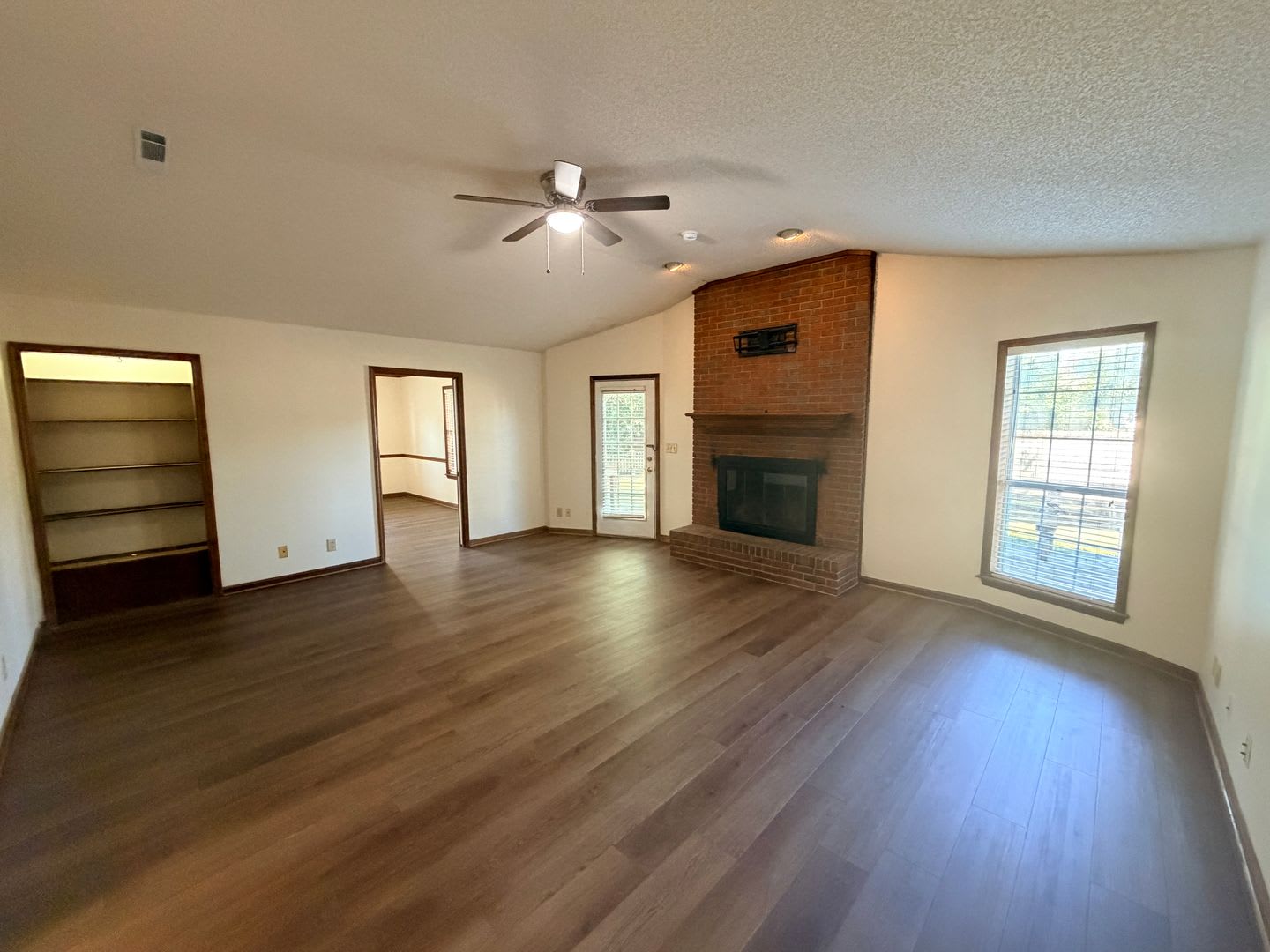 Spacious 3BR/2BA Home with 2-Car Garage in Valdosta City Limits! – photo 4